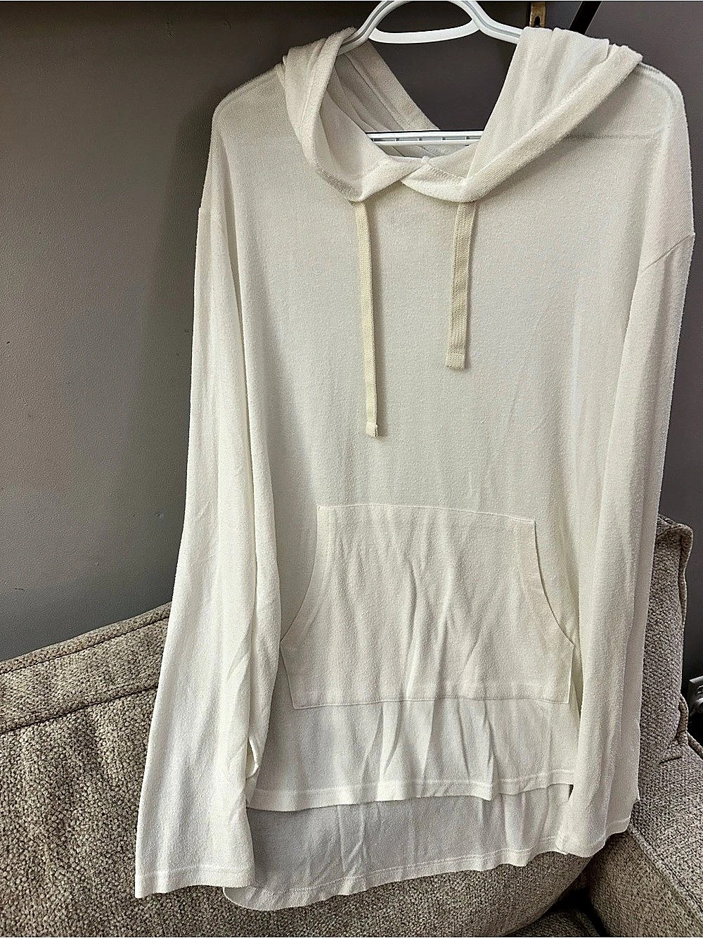 Zara Hooded Pullover in White Size Medium Like New
